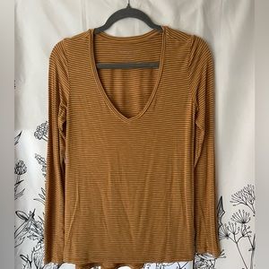 American eagle flowy long sleeve